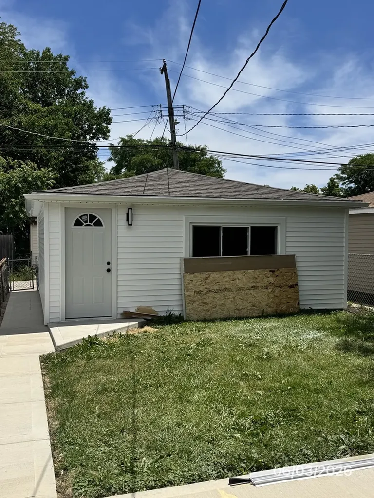 7349 South Honore Street Chicago IL 60636