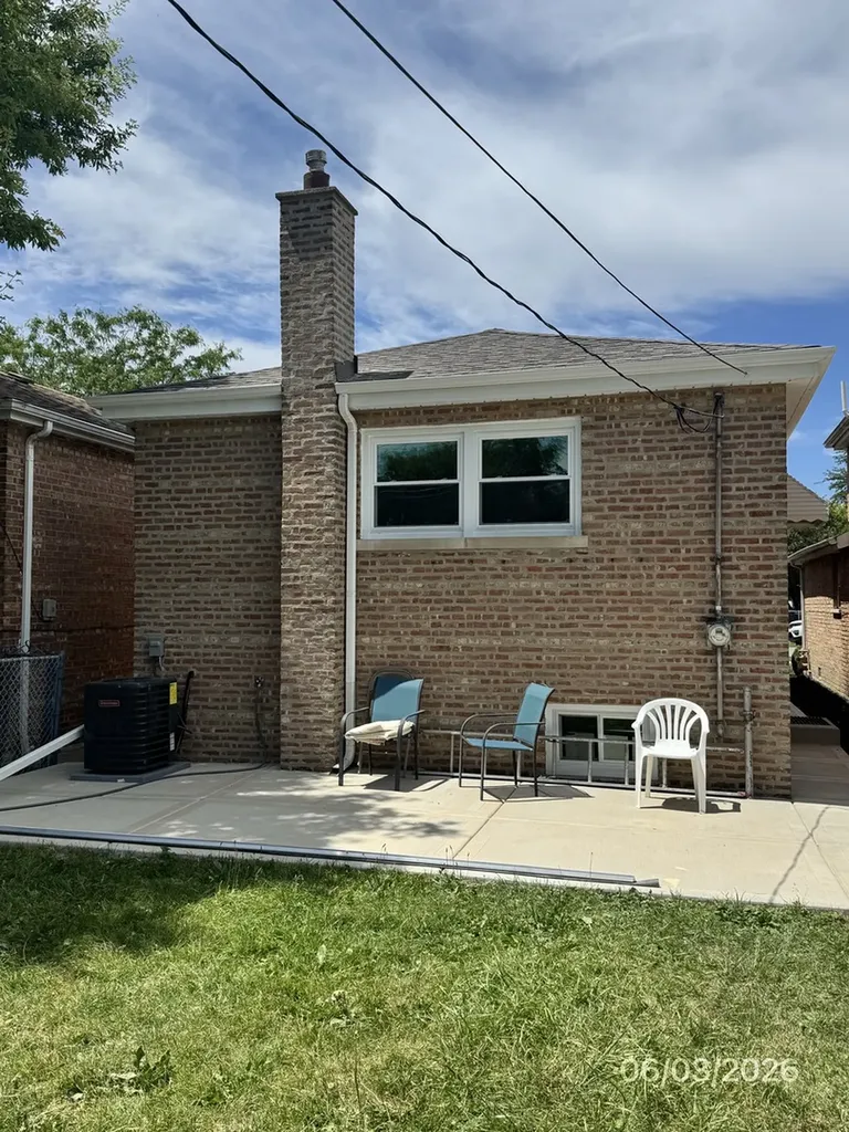 7349 South Honore Street Chicago IL 60636