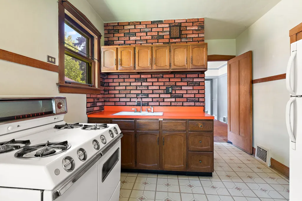7046 North Osceola Avenue Chicago IL 60631