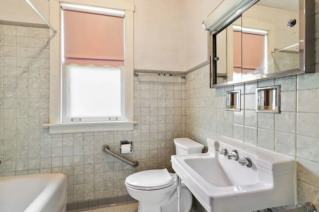 7046 North Osceola Avenue Chicago IL 60631