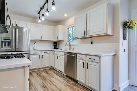 243 Stamford Court Romeoville IL 60446