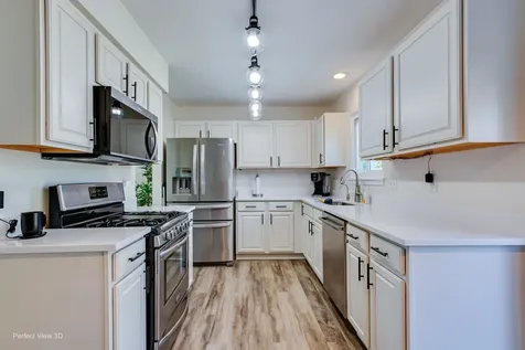 243 Stamford Court Romeoville IL 60446