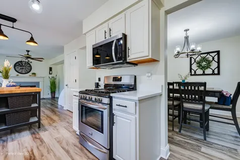 243 Stamford Court Romeoville IL 60446