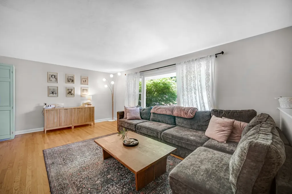 54 Elmwood Drive Naperville IL 60540