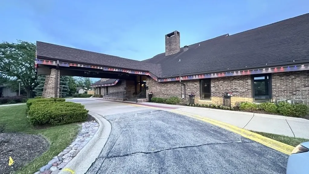 12 Kent Court Willowbrook IL 60527