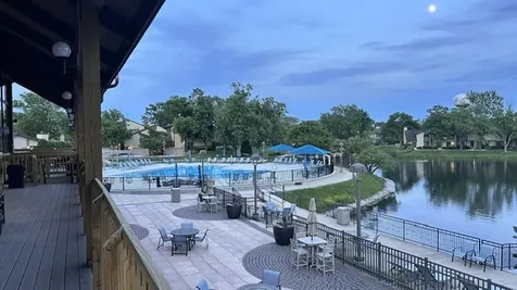 12 Kent Court Willowbrook IL 60527