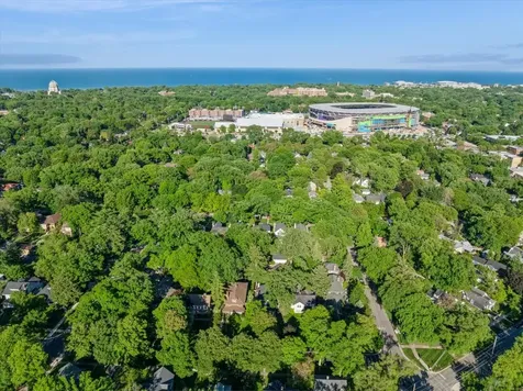 2716 Woodbine Avenue Evanston IL 60201