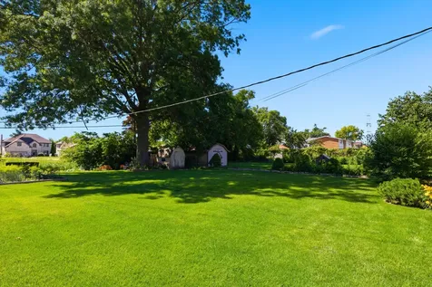9242 North Washington Street Niles IL 60714