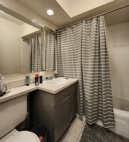 1050 West Dickens Avenue Chicago IL 60614