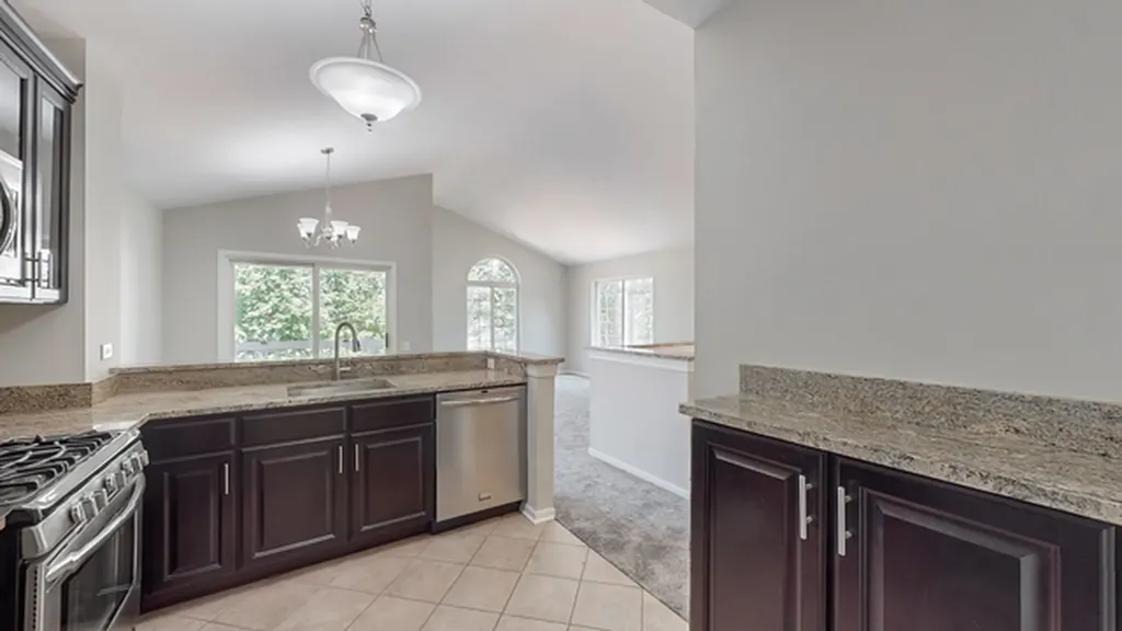 1860 Middlebury Drive Aurora IL 60503