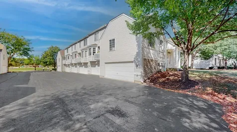 1860 Middlebury Drive Aurora IL 60503