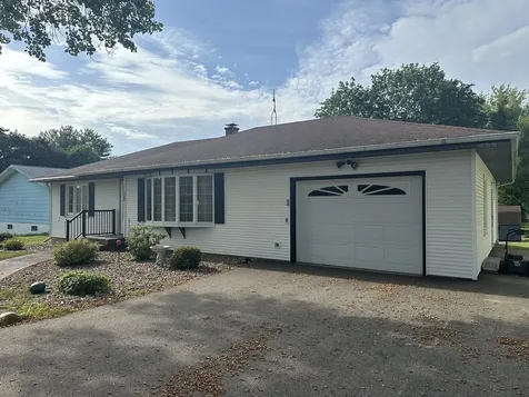 1723 East Lawn Savanna IL 61074
