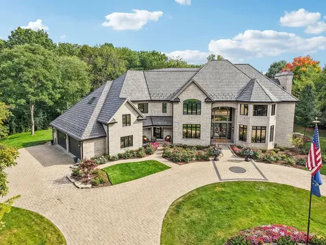 3001 Glen Eagles Court St. Charles IL 60174