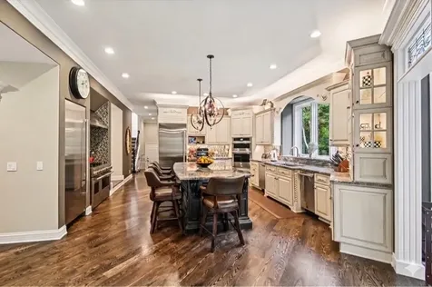 3001 Glen Eagles Court St. Charles IL 60174