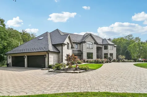 3001 Glen Eagles Court St. Charles IL 60174