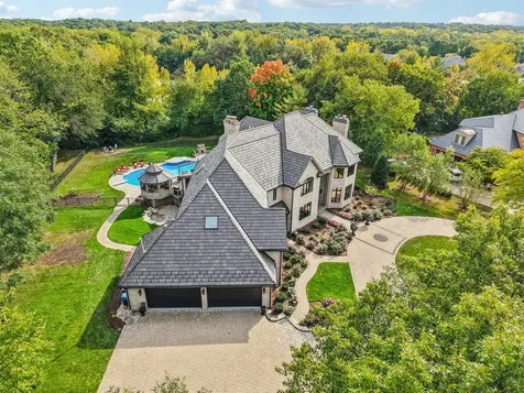 3001 Glen Eagles Court St. Charles IL 60174