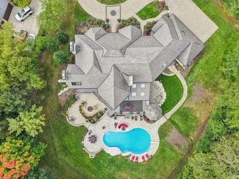 3001 Glen Eagles Court St. Charles IL 60174