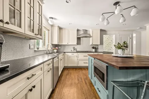 1445 Crown Lane Glenview IL 60025