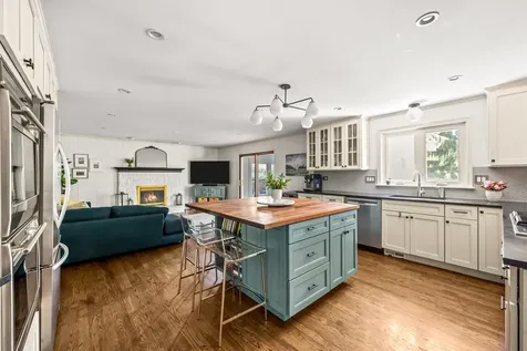 1445 Crown Lane Glenview IL 60025