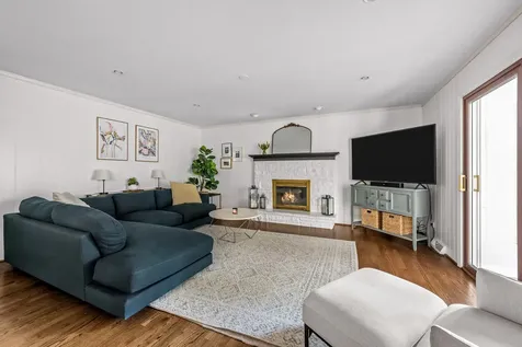1445 Crown Lane Glenview IL 60025