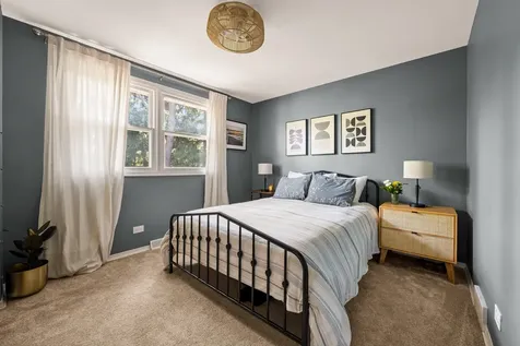 1445 Crown Lane Glenview IL 60025