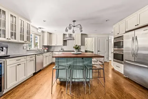 1445 Crown Lane Glenview IL 60025