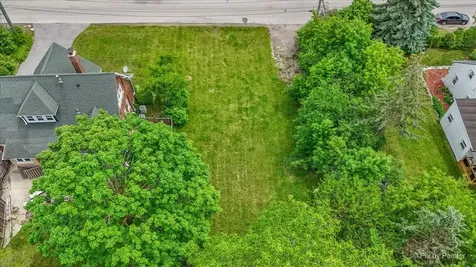 9312 Knight Avenue Des Plaines IL 60016