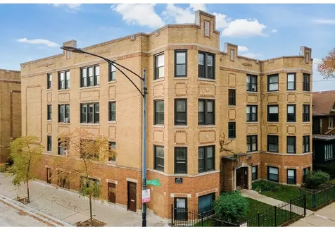 4222 North Clark Street Chicago IL 60613
