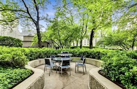 10 East Ontario Street Chicago IL 60611