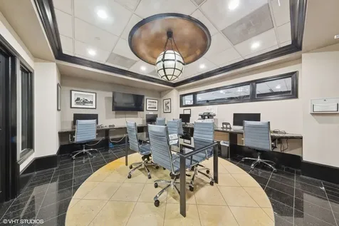 10 East Ontario Street Chicago IL 60611