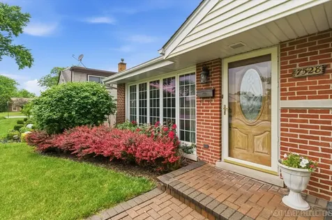 7528 Churchill Street Morton Grove IL 60053