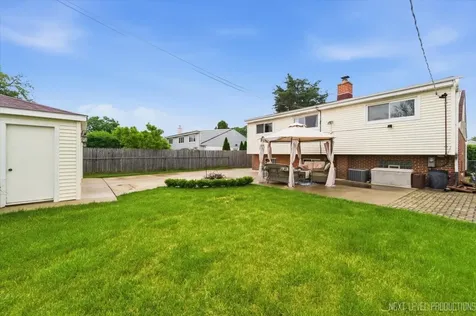 7528 Churchill Street Morton Grove IL 60053