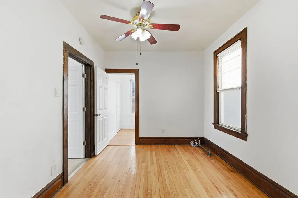 3252 East 136th Street Chicago IL 60633