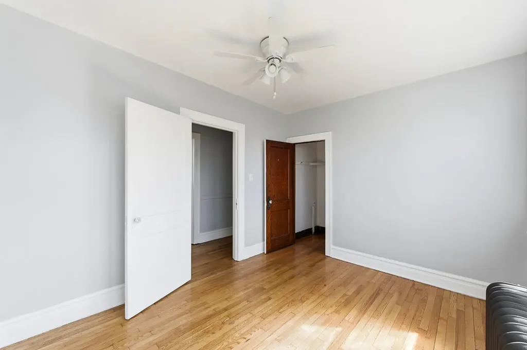 3252 East 136th Street Chicago IL 60633