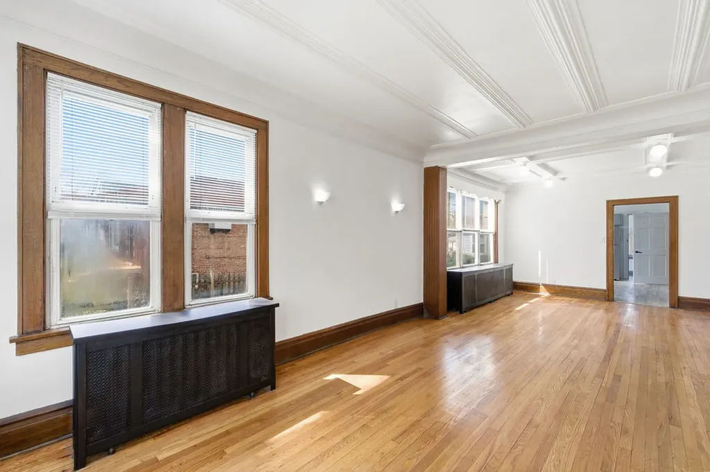 3252 East 136th Street Chicago IL 60633
