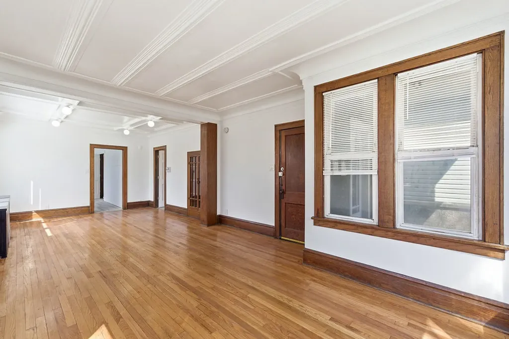 3252 East 136th Street Chicago IL 60633