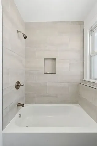 3252 East 136th Street Chicago IL 60633