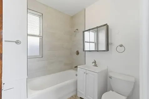 3252 East 136th Street Chicago IL 60633