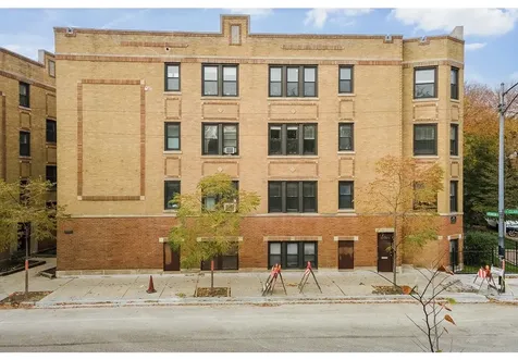 4218 North Clark Street Chicago IL 60613