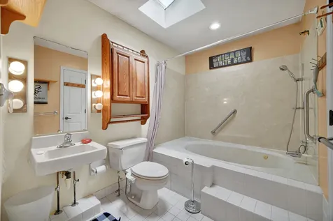 2418 North Nottingham Court Champaign IL 61821