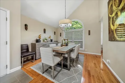 2619 Burton Drive Westchester IL 60154