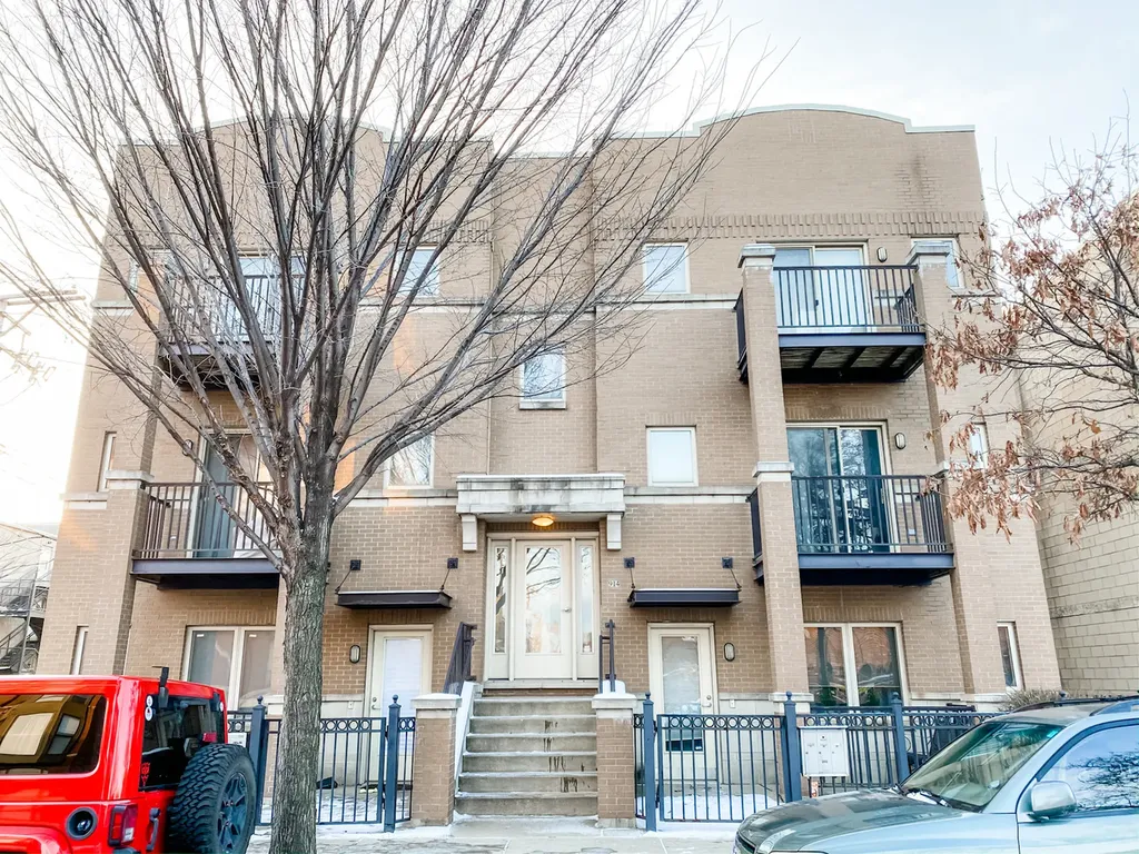 914 South Racine Avenue Chicago IL 60607