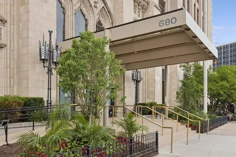 680 North Lake Shore Drive Chicago IL 60611