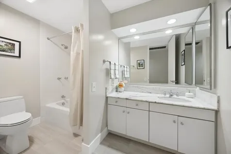 680 North Lake Shore Drive Chicago IL 60611