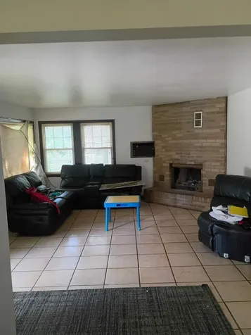 614 North County Street Waukegan IL 60085