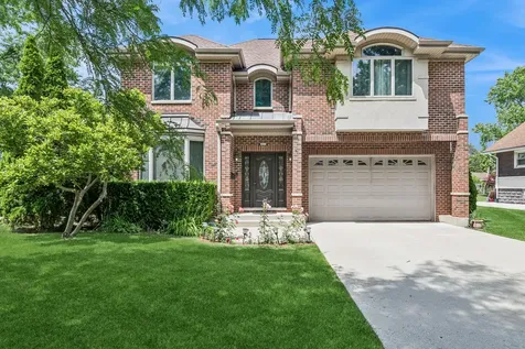822 East Prairie Avenue Des Plaines IL 60016