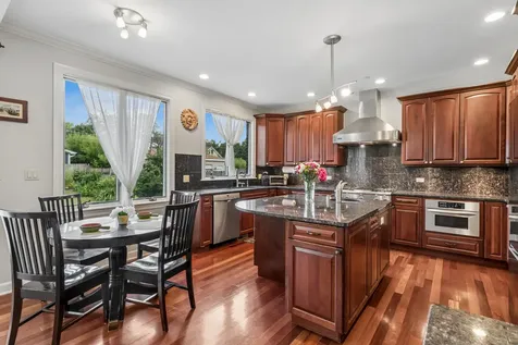 822 East Prairie Avenue Des Plaines IL 60016