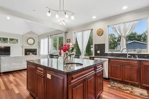 822 East Prairie Avenue Des Plaines IL 60016
