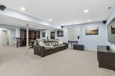 822 East Prairie Avenue Des Plaines IL 60016