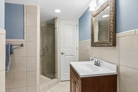 822 East Prairie Avenue Des Plaines IL 60016